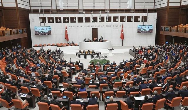 Meclis'te istifa trafiği: 7 ayda 52 istifa, 1 ihraç, 1 vefat