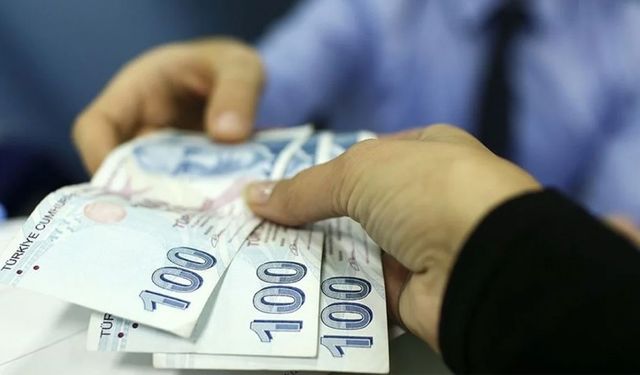 Çalışan emeklilerin hesaplarına 5 bin TL ikramiye bugün yatırılacak