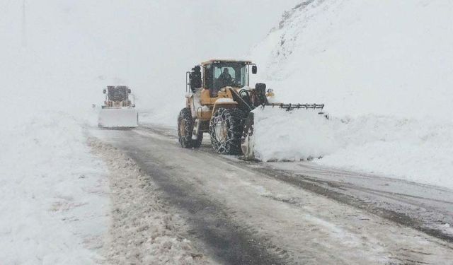 Van’da 91 yerleşim yerinin yolu ulaşıma kapalı