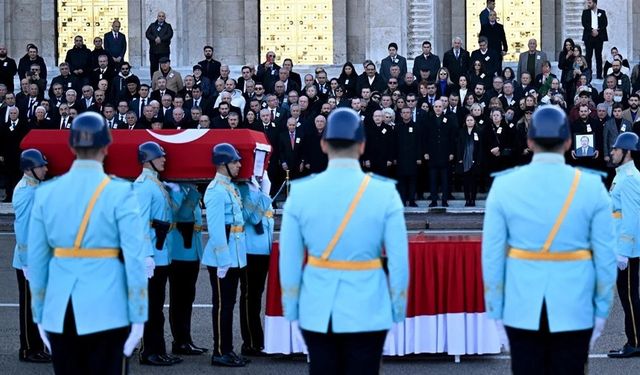 Yaşar Okuyan için Meclis'te cenaze töreni düzenlendi