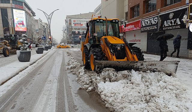 Van'da 655 yerleşim birimine ulaşım sağlanamıyor