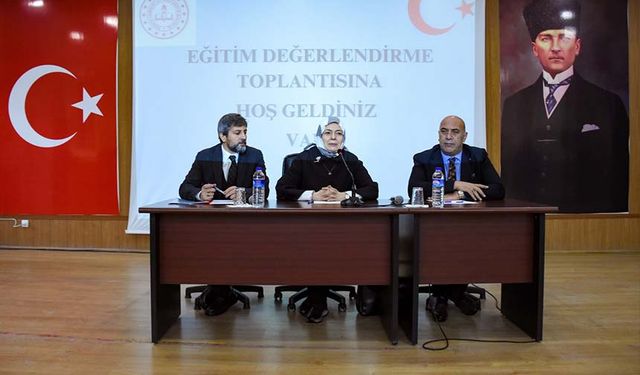 Bakan Ökten Van'da "Eğitim Değerlendirme Toplantısı"nda konuştu