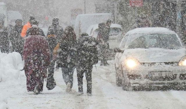 Meteoroloji tarih verdi! Van’a kar geliyor