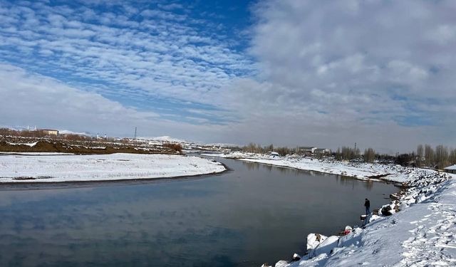 Ağrı’da kış manzarası göz kamaştırıyor