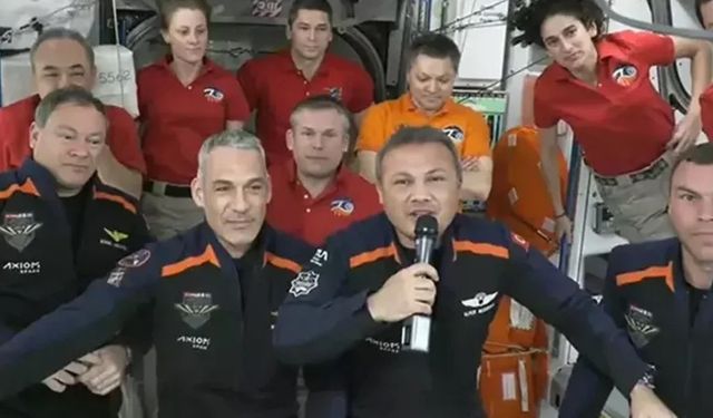 Türkiye'nin ilk astronotu Gezeravcı'yı taşıyan uzay aracı "kenetlenmeye" hazır
