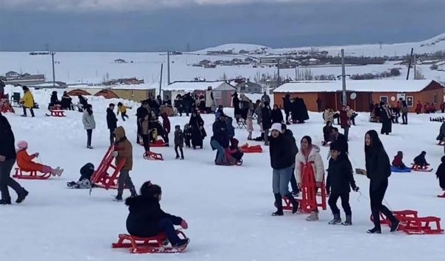 Kayak severler Abalı Kayak Merkezi'nde buluştu