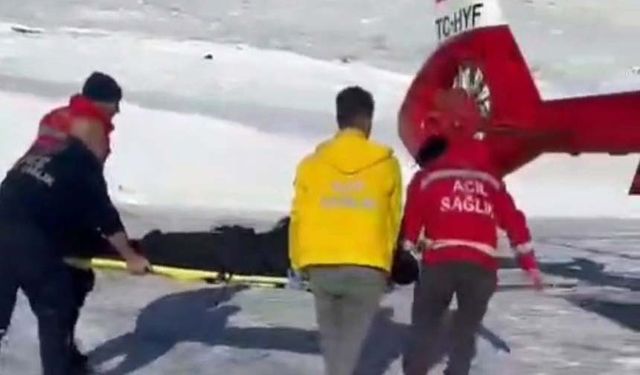 Van’da şiddetli karın ağrısı olan hasta için helikopter havalandı