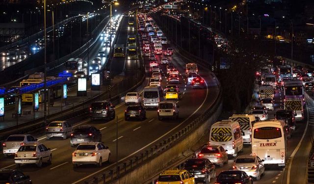 Arabası olanın masrafı bitmiyor! Trafik sigortası ücretleri belli oldu: Van'da ne kadar?