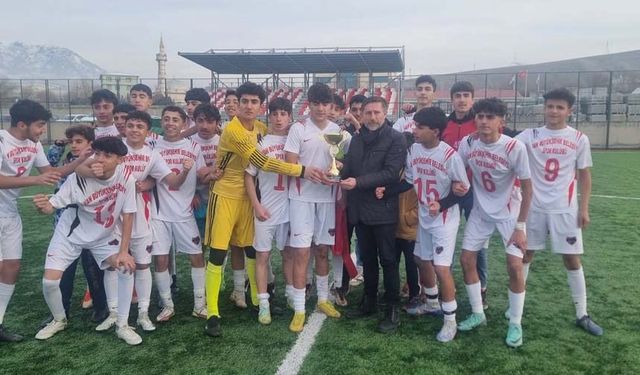 Büyükşehir U-16 Futbol Takımı şampiyon…