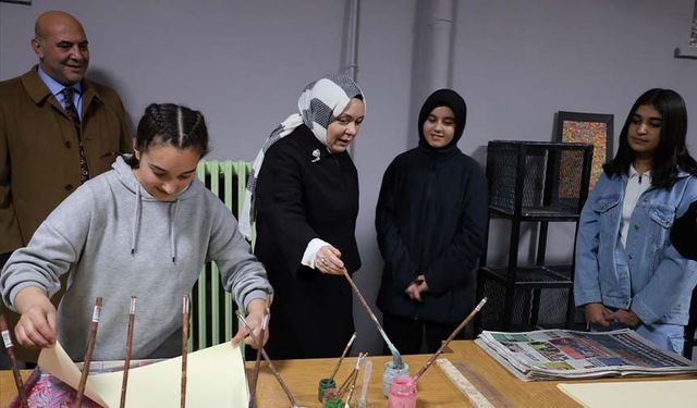 Milli Eğitim Bakan Yardımcısı Ökten, Van'da öğrencilerle bir araya geldi