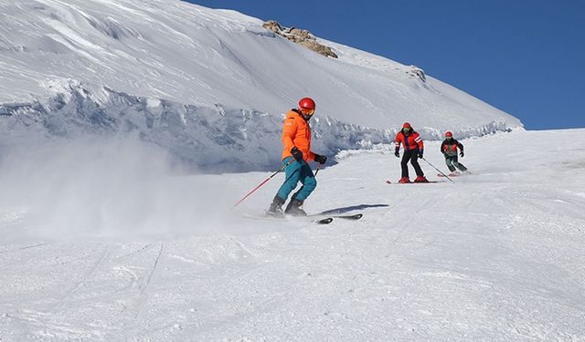 Kayak merkezlerinde en fazla kar kalınlığı Hakkari'de ölçüldü