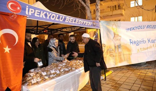 İpekyolu’nda kandil geleneği devam ediyor