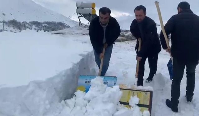 Bahçesaray’da kar mesaisi devam ediyor