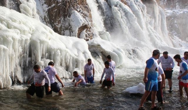 Van’da Kış Yüzme Şenlikleri düzenleniyor