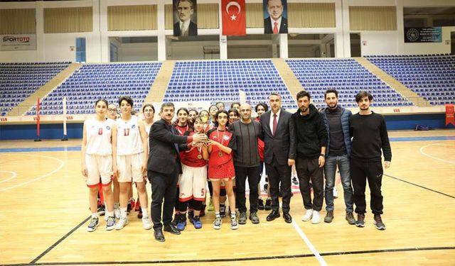 İpekyolu Belediyesi Spor Kulübü Van il birincisi oldu