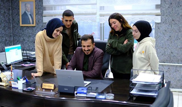 İpekyolu Gençlik Merkezi Müdürü Yamanyurt, AA'nın "Yılın Kareleri" oylamasına katıldı