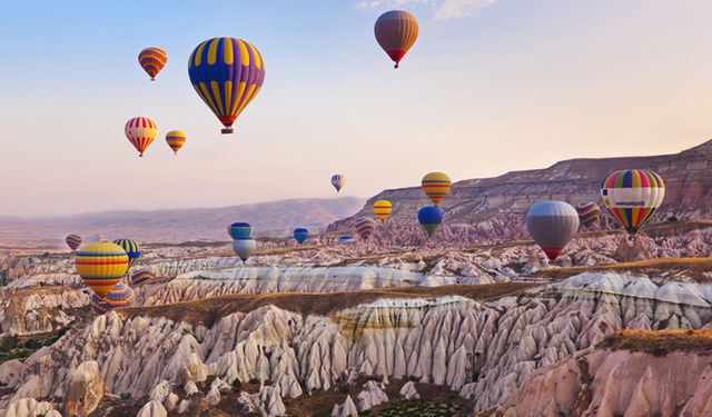 Türkiye'nin turizm geliri 2023'te 54 milyar 315 milyon dolara yükseldi