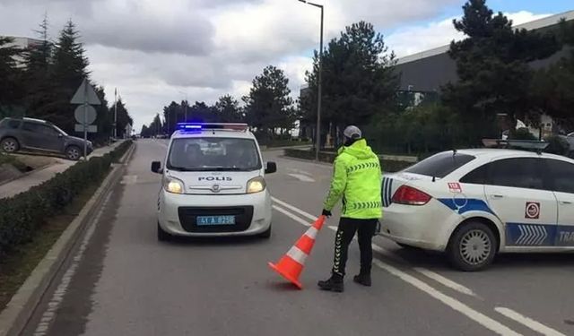 Fabrikaya silahlı baskın! İşçileri rehin aldı