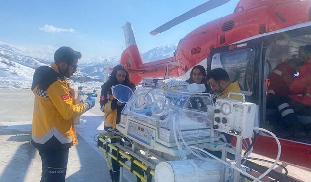 Yenidoğan bebek helikopterle Van'a sevk edildi