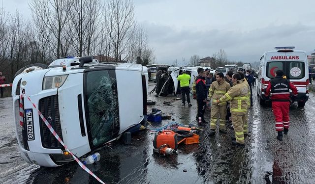 Korkunç kaza! İşçi servisleri çarpıştı: 1 ölü 29 yaralı