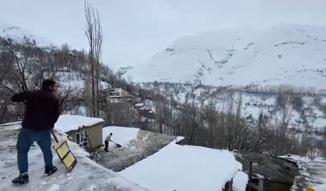 Damlardaki karlar temizleniyor