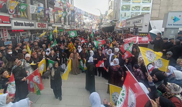 DEM Parti Van’da Merkezi Seçim Ofisinin açılışını gerçekleştirdi