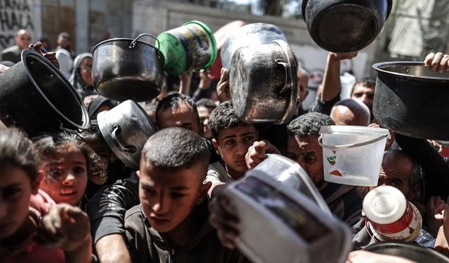 Gazze'de açlık ve susuzluktan ölenlerin sayısı her geçen gün artıyor