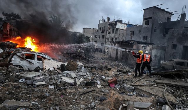 İsrail'in saldırılarını sürdürdüğü Gazze'de can kaybı 30 bin 960'a yükseldi