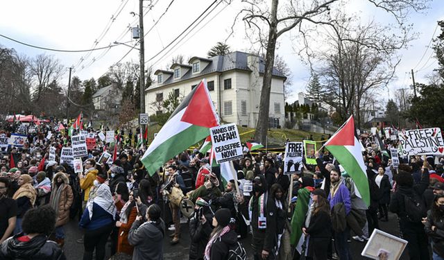 İsrail'in Washington Büyükelçiliği önünde Gazze'deki saldırılar protesto edildi