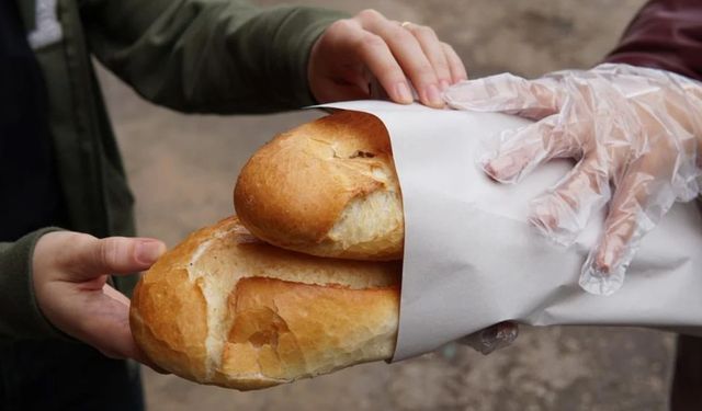 Ramazan'ın ilk günü ekmek 1 liradan verildi