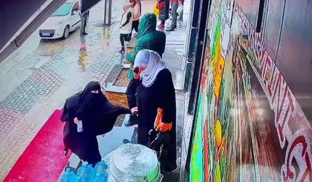 Van'da panik anları kameralara yansıdı