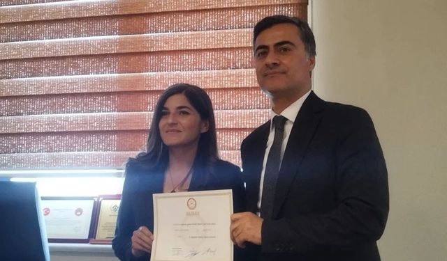Van Büyükşehir Belediye Başkanı Abdullah Zeydan mazbatasını aldı
