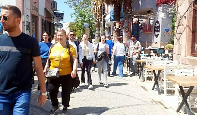 Bayramda Cunda Adası'na tatilci akını