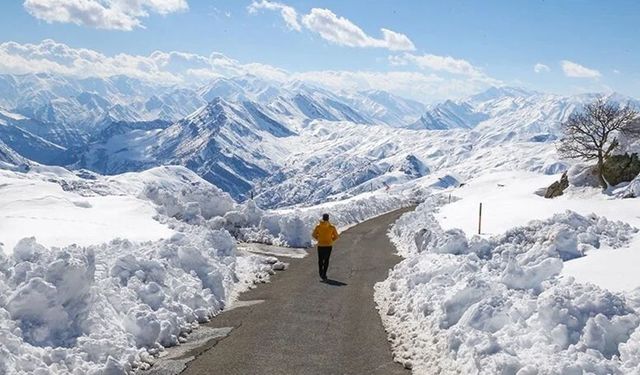 Kayak merkezlerinde en fazla kar kalınlığı 173 santimetreyle Hakkari'de ölçüldü