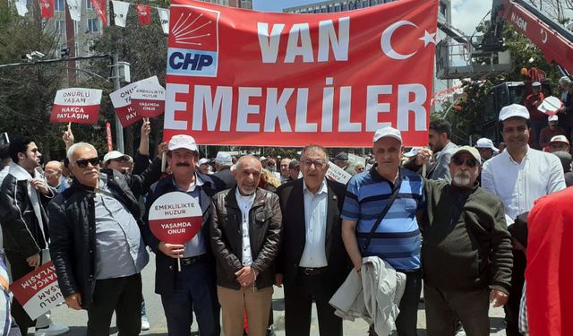 Van'daki emekliler Ankara'daki mitinge katıldı