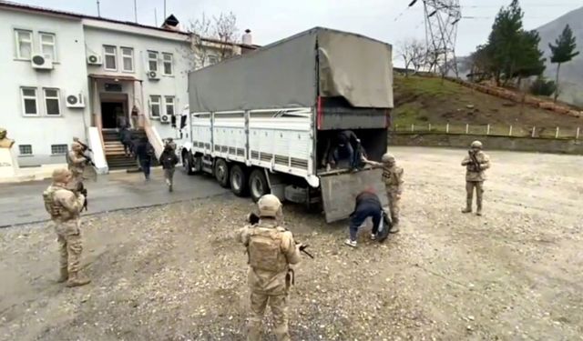 Van'da 210 kaçak göçmen yakalandı