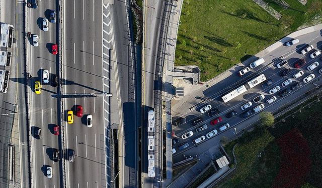 Trafiğe nisanda 196 bin 309 taşıtın kaydı yapıldı