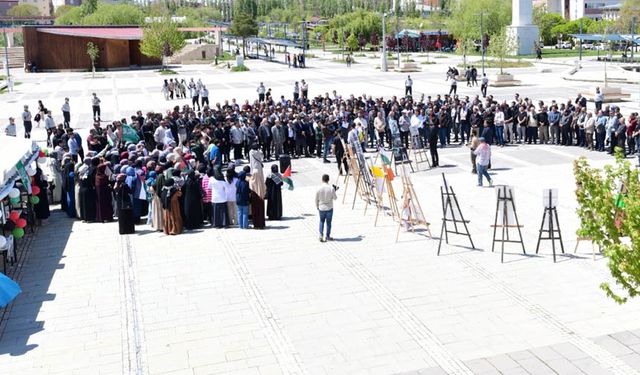 Van YYÜ'de İsrail'e yönelik protestolar sürüyor