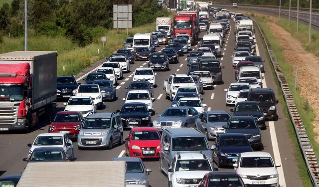 Bayramda Şaşırtan Tercih! Vatandaşlar Hususi Otomobillere Akın Etti!