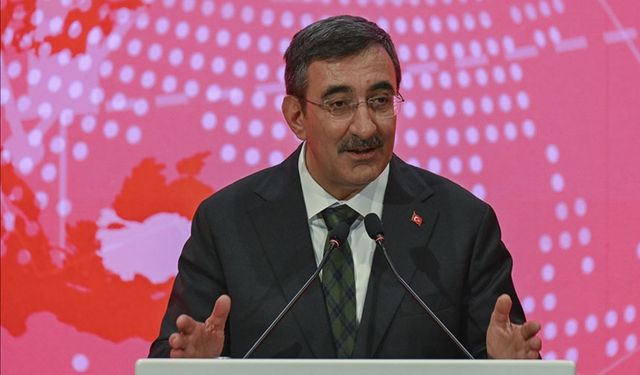 Cumhurbaşkanı Yardımcısı Yılmaz: Enflasyonla mücadele ederken bir taraftan da istihdamı sürdürme çabası içindeyiz