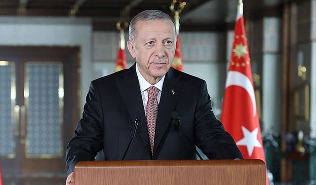 Cumhurbaşkanı Erdoğan'dan A Milli Futbol Takımı'na tebrik telefonu