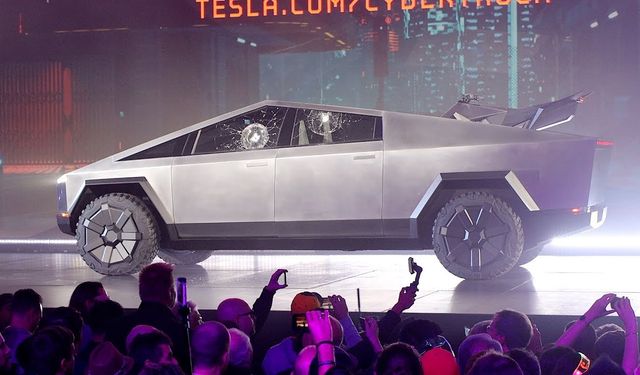 Alanlar Büyük Hayal Kırıklığı Yaşıyor! Tesla Cybertruck Teslimatları Silecek Sorunu Yüzünden Ertelemek Zorunda!