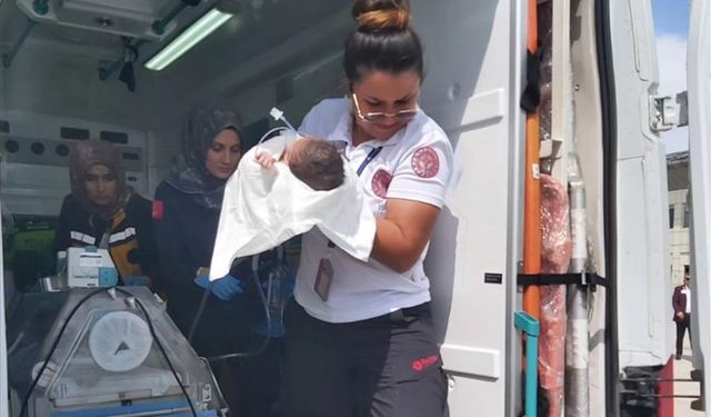 Van'da kalp yetmezliği olan bebek, ambulans uçakla İstanbul'a sevk edildi