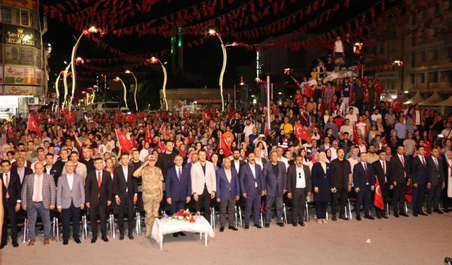 Van'da 15 Temmuz Demokrasi ve Milli Birlik Günü etkinlikleri gerçekleştirildi