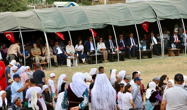 Van'da yaşayan Kırgız Türkleri 42. Yıl Kültür Şenliği düzenledi