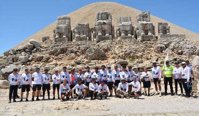 ‘Van Gölü Kirlenmesin’ nidaları Nemrut Dağı’nda yankılandı!