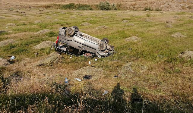 Hakkari'de kontrolden çıkan araç takla attı: 2 ölü, 3 yaralı