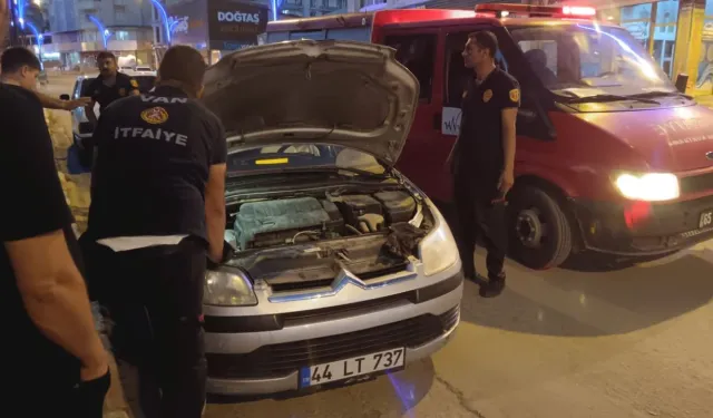 Van Erciş’te Korku Dolu Anlar! Bir Aracın Motoruna Sıkışan Kedi, Hayat-Memat Savaşıyla Karşı Karşıya Kaldı!