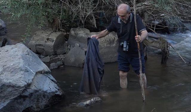 Doğa fotoğrafçısı Deliçay’da çöp topladı