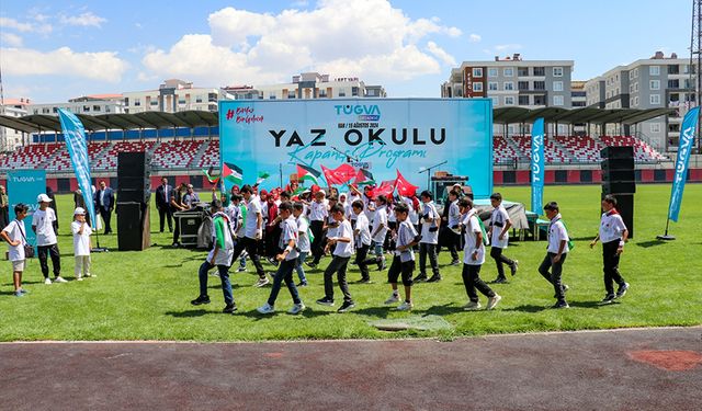 Van'da TÜGVA'nın yaz okulu kapanış programı yapıldı